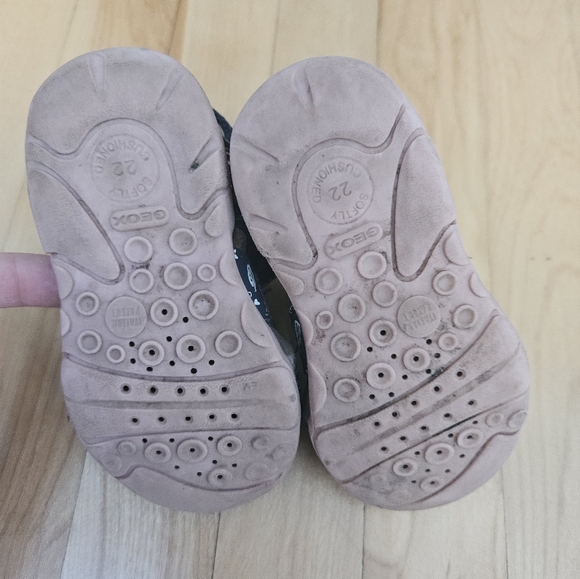 Geox sandals size 22 (or 6c) - Picture 2 of 2